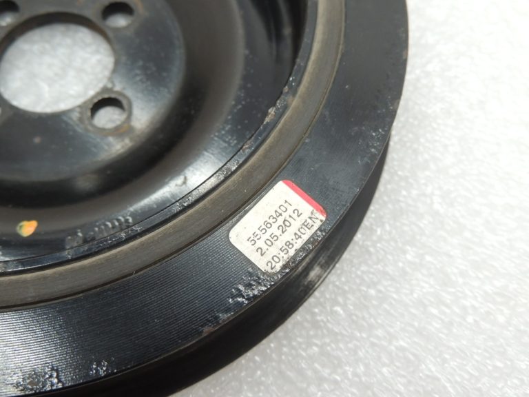 Opel Insignia A Astra J Zafira C 2.0 CDTi kloķvārpstas skriemelis 55563401