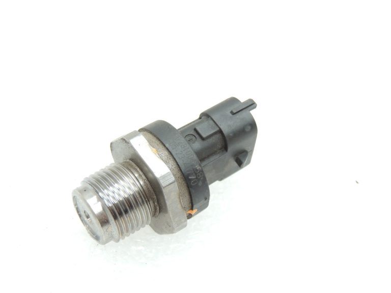 Opel Insignia A Astra J Zafira C 2.0 CDTi Degvielas spiediena sensors 55576178