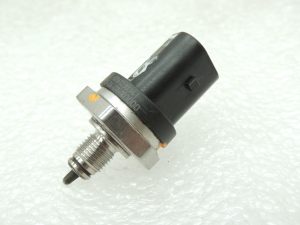 Mazda 3 6 GJ CX5 2.2 Diesel oil pressure sensor Oil pressure sensor SH0118541