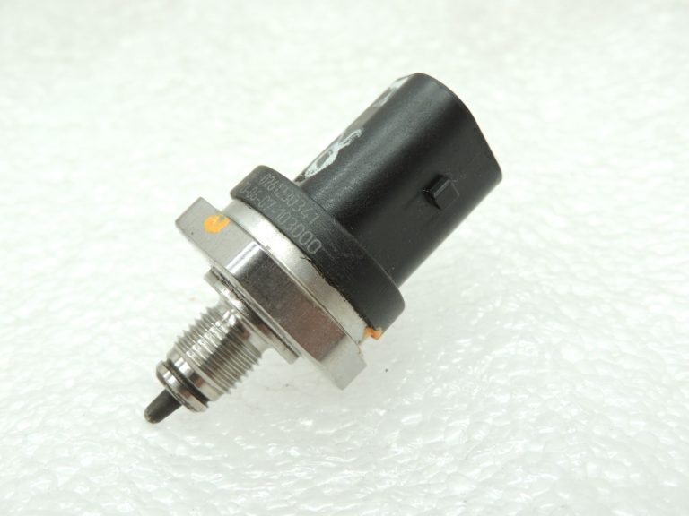 Mazda 3 6 GJ CX5 2.2 dīzeļdegvielas eļļas spiediena sensors Eļļas spiediena sensors SH0118541