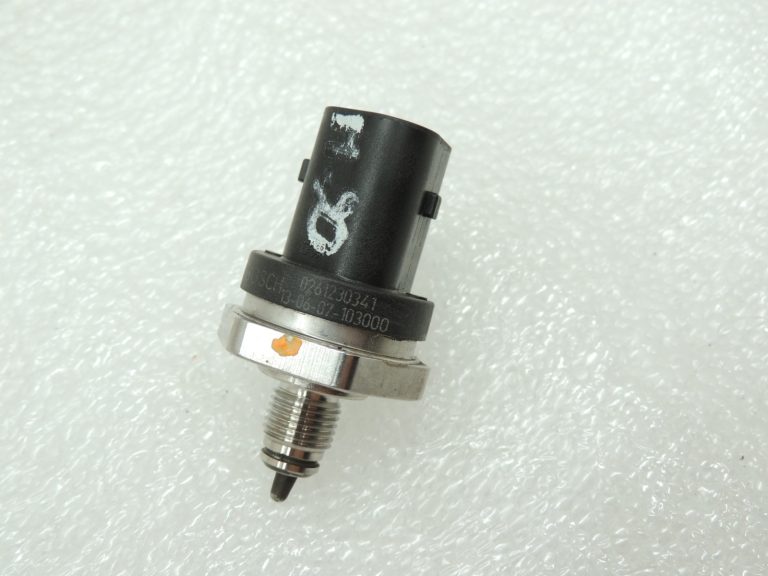 Mazda 3 6 GJ CX5 2.2 dīzeļdegvielas eļļas spiediena sensors Eļļas spiediena sensors SH0118541