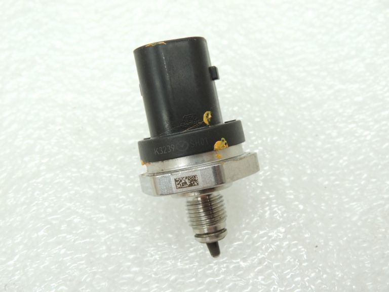 Mazda 3 6 GJ CX5 2.2 dīzeļdegvielas eļļas spiediena sensors Eļļas spiediena sensors SH0118541