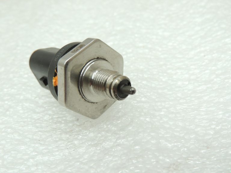 Mazda 3 6 GJ CX5 2.2 dīzeļdegvielas eļļas spiediena sensors Eļļas spiediena sensors SH0118541