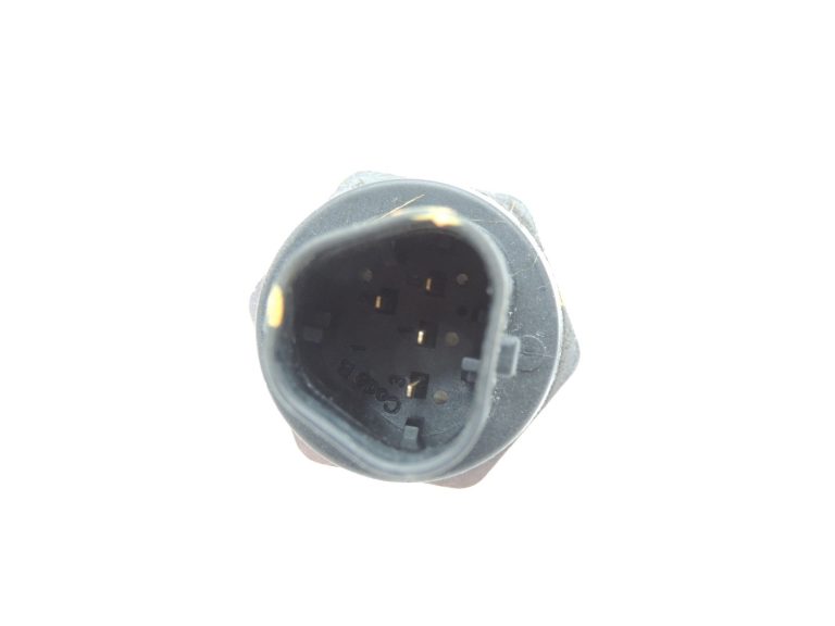 Mazda 3 6 GJ CX5 2.2 dīzeļdegvielas eļļas spiediena sensors Eļļas spiediena sensors SH0118541