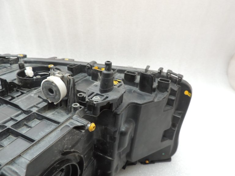 BMW 5. sērijas G30 G31 F90 LED priekšējais labās puses galvenais lukturis 7439184
