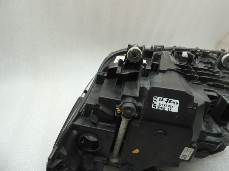 BMW 5. sērijas G30 G31 F90 LED priekšējais labās puses galvenais lukturis 7439184