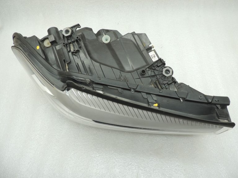BMW 5. sērijas G30 G31 F90 LED priekšējais labās puses galvenais lukturis 7439184