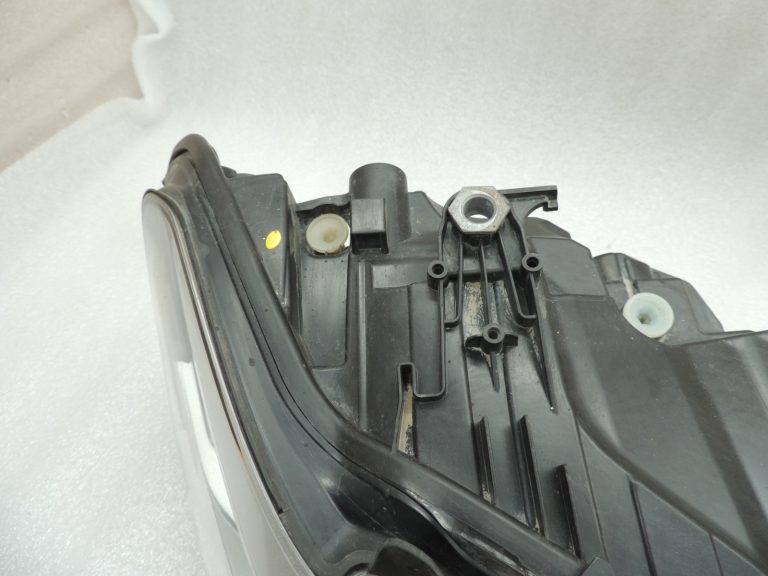 BMW 5. sērijas G30 G31 F90 LED priekšējais labās puses galvenais lukturis 7439184