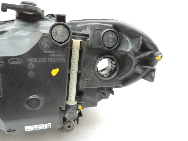 BMW 5. sērijas G30 G31 F90 LED priekšējais labās puses galvenais lukturis 7439184