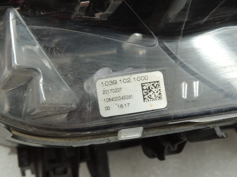 BMW 5. sērijas G30 G31 F90 LED priekšējais labās puses galvenais lukturis 7439184