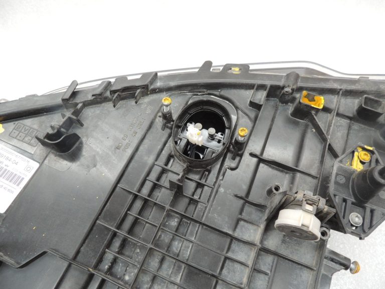 BMW 5. sērijas G30 G31 F90 LED priekšējais labās puses galvenais lukturis 7439184