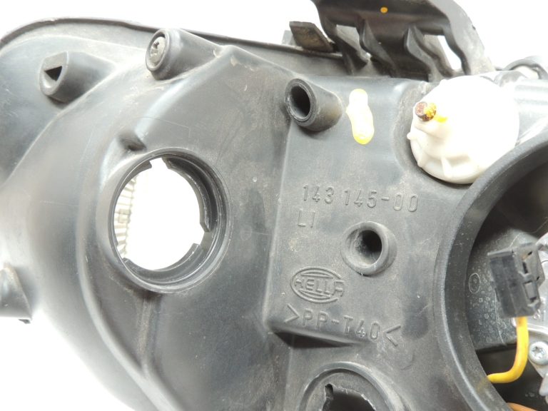 Opel Omega B halogēna lukturi kreisie galvenie lukturi 90487567