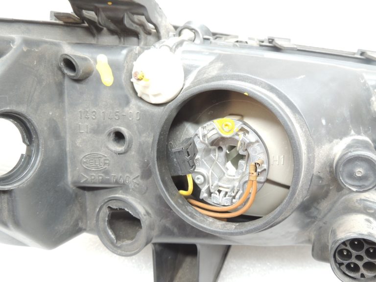 Opel Omega B halogēna lukturi kreisie galvenie lukturi 90487567