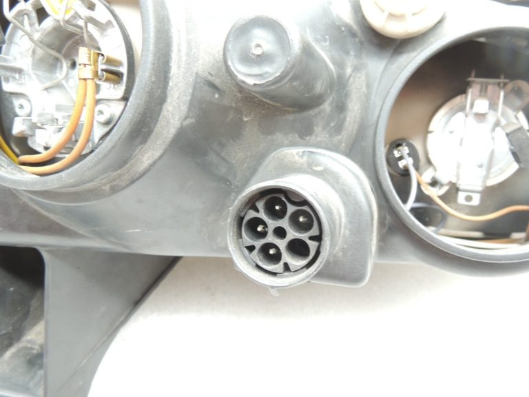 Opel Omega B halogēna lukturi kreisie galvenie lukturi 90487567