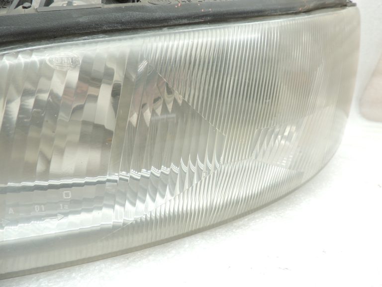 Opel Omega B halogēna lukturi kreisie galvenie lukturi 90487567