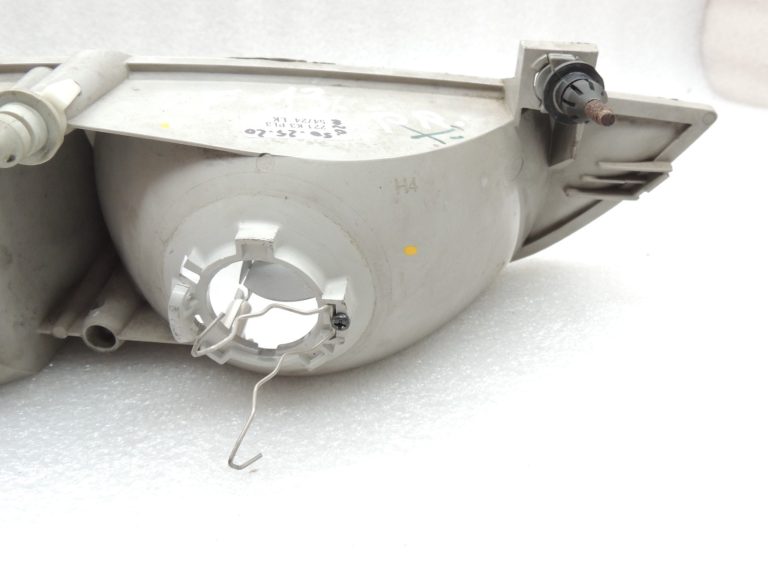 Ford Windstar priekšējais kreisais galvenais lukturis F78B13N087B