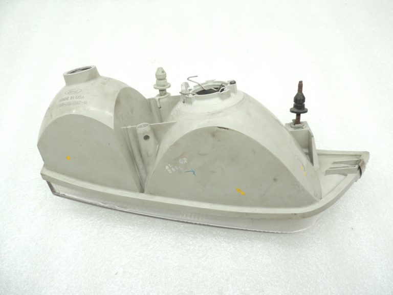 Ford Windstar priekšējais kreisais galvenais lukturis F78B13N087B