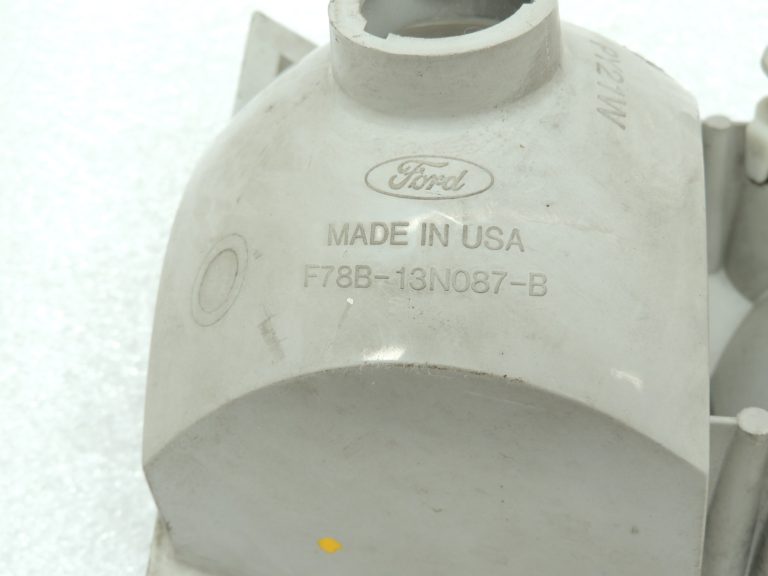 Ford Windstar priekšējais kreisais galvenais lukturis F78B13N087B