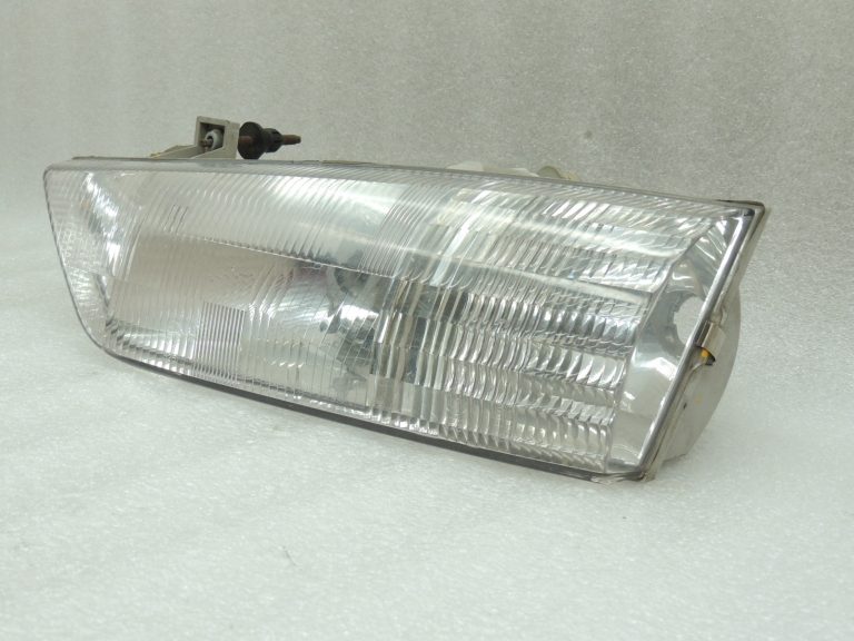Ford Windstar priekšējais kreisais galvenais lukturis F78B13N087B