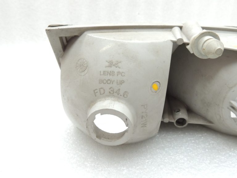 Ford Windstar priekšējais kreisais galvenais lukturis F78B13N087B
