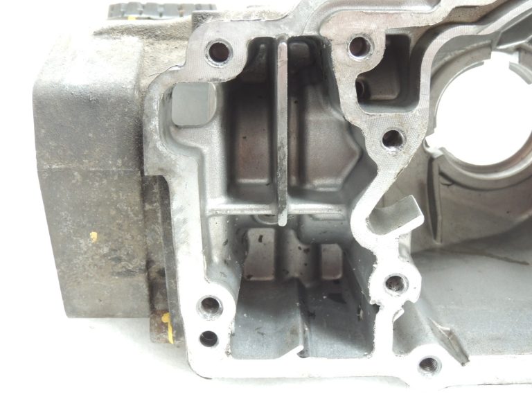 VW Tiguan 5N Sharan 7N 4Motion HAA450 Aizmugures tilta pārnesumkārbas korpuss labajā pusē