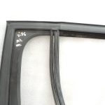 Opel Zafira C Aizmugurējā labās puses durvju loga blīvējums 13260088
