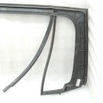 Opel Zafira C Aizmugurējā labās puses durvju loga blīvējums 13260088