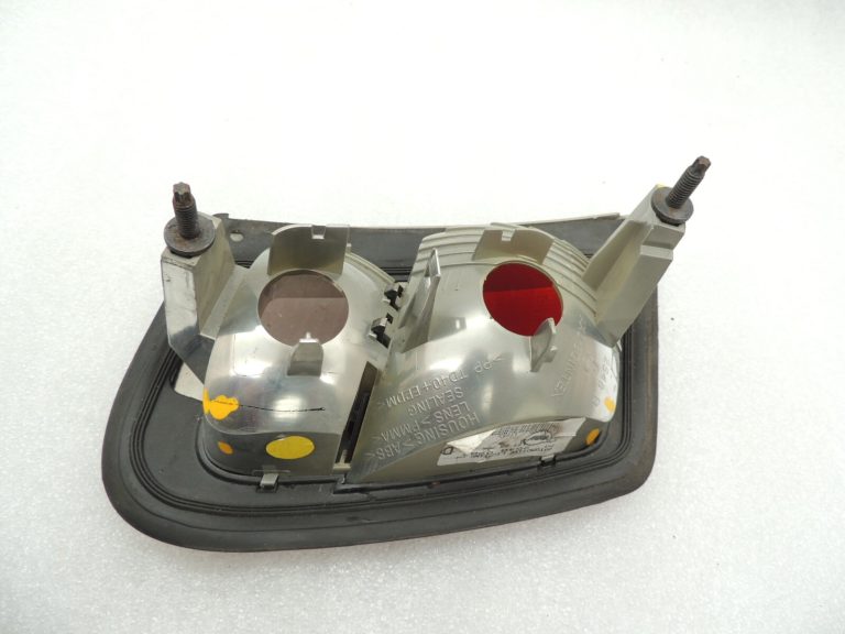 SAAB 9-3 II Sedans aizmugurējais lukturis labajā pusē 12785764