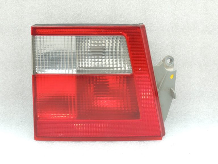 Saab 9-5 I Facelift Kombi aizmugurējais kreisais salona aizmugurējais lukturis 5142278