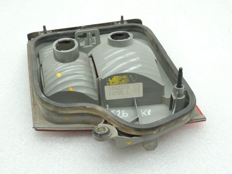 Saab 9-5 I Facelift Kombi aizmugurējais kreisais salona aizmugurējais lukturis 5142278