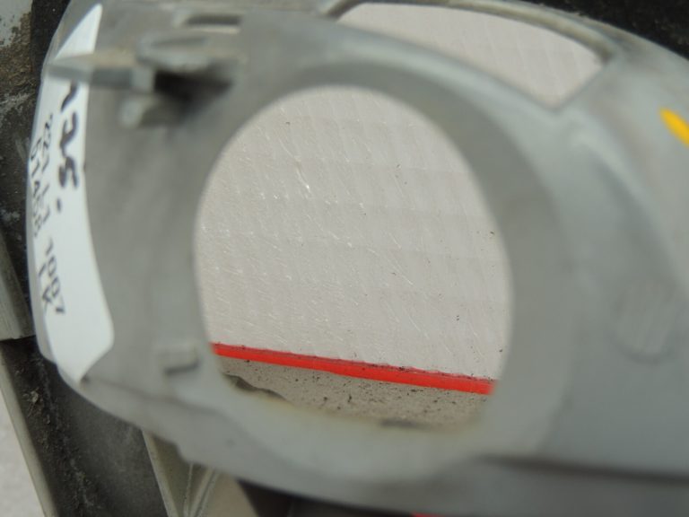 Oriģinālais BMW E46 E46 3. sērijas salona aizmugurējais lukturis aizmugurējais labais salona aizmugurējais lukturis 8364924