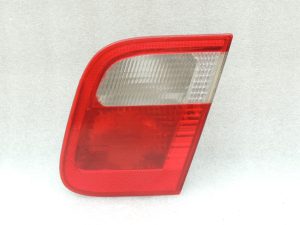 Oriģinālais BMW E46 E46 3. sērijas salona aizmugurējais lukturis aizmugurējais labais salona aizmugurējais lukturis 8364924