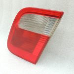 Oriģinālais BMW E46 E46 3. sērijas salona aizmugurējais lukturis aizmugurējais labais salona aizmugurējais lukturis 8364924
