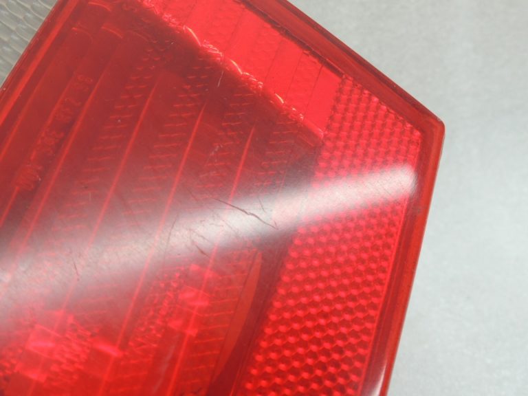 Oriģinālais BMW E46 E46 3. sērijas salona aizmugurējais lukturis aizmugurējais labais salona aizmugurējais lukturis 8364924