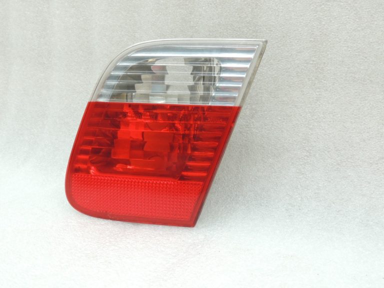 Oriģinālais BMW E46 E46 3. sērijas salons Facelift aizmugurējais lukturis aizmugurējais labās puses interjera 6910538
