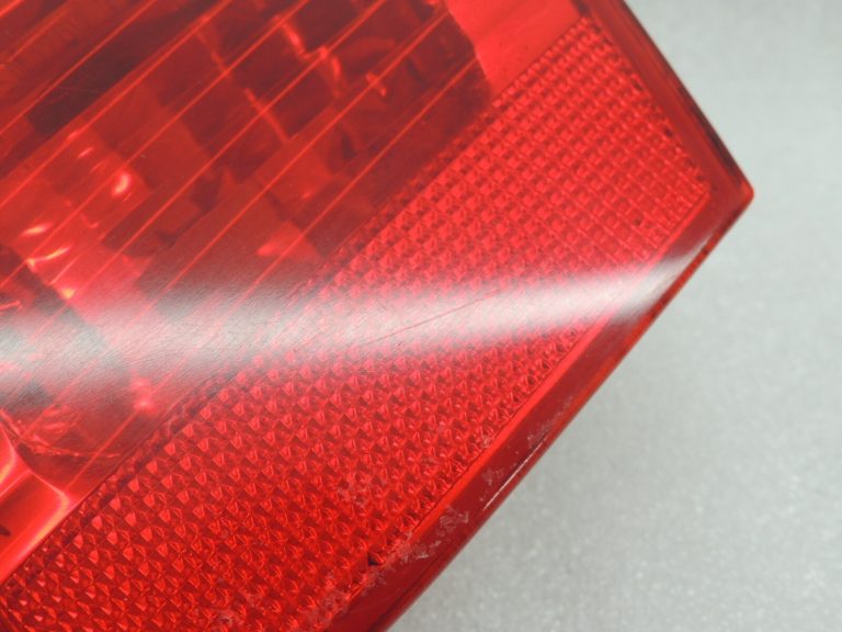 Oriģinālais BMW E46 E46 3. sērijas salons Facelift aizmugurējais lukturis aizmugurējais labās puses interjera 6910538