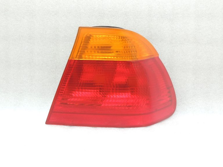 Oriģinālais BMW E46 salona aizmugurējais lukturis aizmugurējais labais aizmugurējais lukturis 63218364922