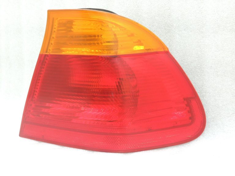 Oriģinālais BMW E46 salona aizmugurējais lukturis aizmugurējais labais aizmugurējais lukturis 63218364922