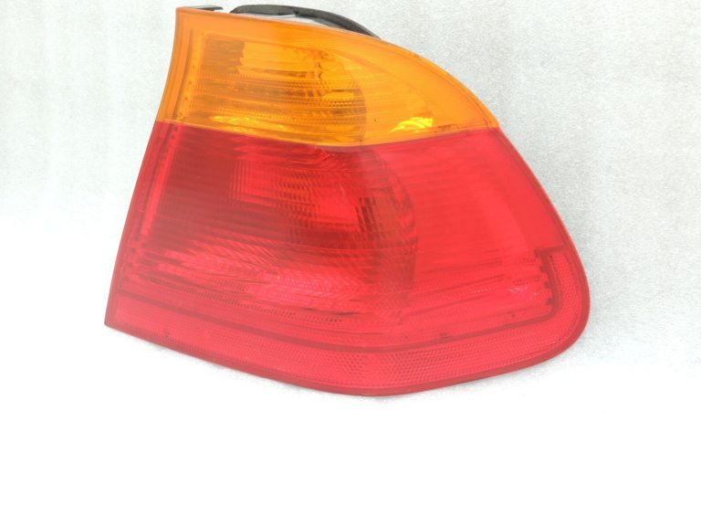 Oriģinālais BMW E46 salona aizmugurējais lukturis aizmugurējais labais aizmugurējais lukturis 63218364922