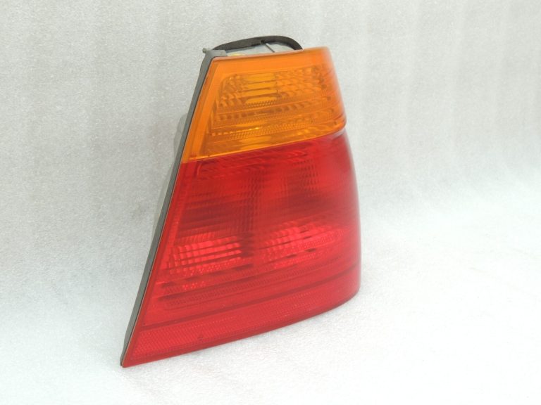 Oriģinālais BMW E46 salona aizmugurējais lukturis aizmugurējais labais aizmugurējais lukturis 63218364922