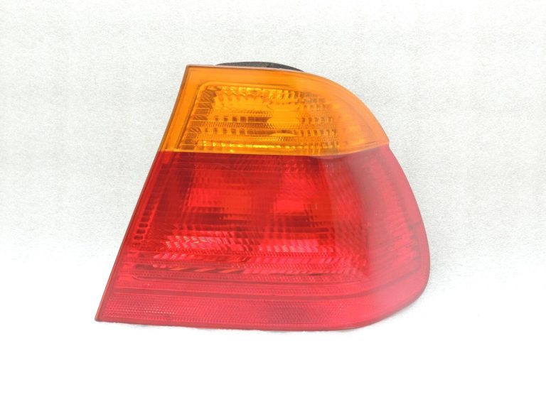 Oriģinālais BMW E46 salona aizmugurējais lukturis aizmugurējais labais aizmugurējais lukturis 63218364922