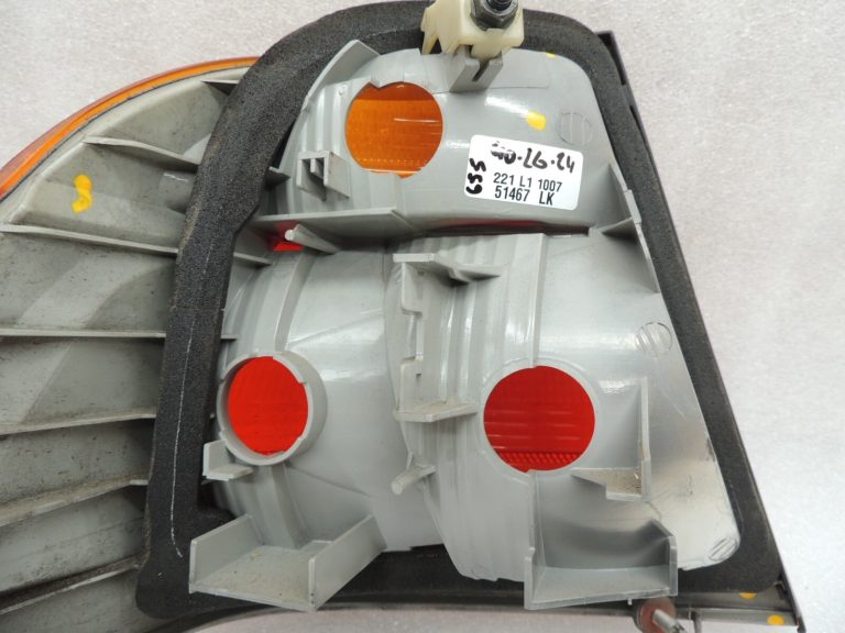 Oriģinālais BMW E46 salona aizmugurējais lukturis aizmugurējais labais aizmugurējais lukturis 63218364922