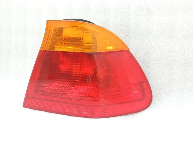 Oriģinālais BMW E46 salona aizmugurējais lukturis aizmugurējais labais aizmugurējais lukturis 63218364922