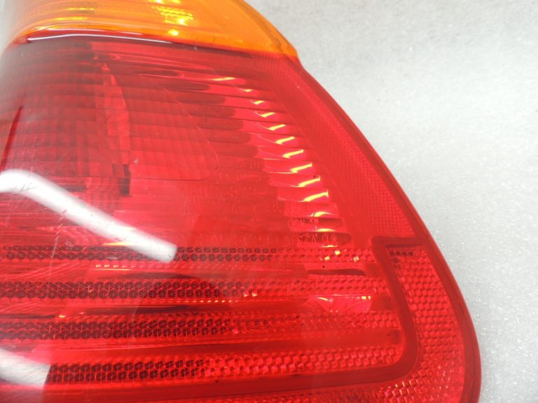Oriģinālais BMW E46 salona aizmugurējais lukturis aizmugurējais labais aizmugurējais lukturis 63218364922