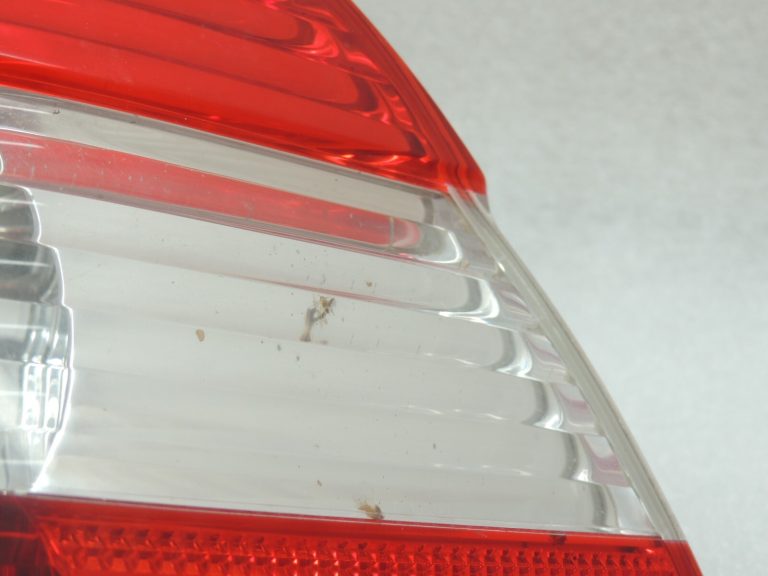 Oriģinālais BMW E46 Saloon Facelift aizmugurējais lukturis Aizmugurējais labās aizmugures lukturis 6910532