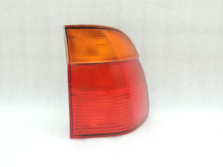 Oriģinālais BMW E39 Touring aizmugurējais lukturis aizmugurējais labais aizmugurējais lukturis 63218371328