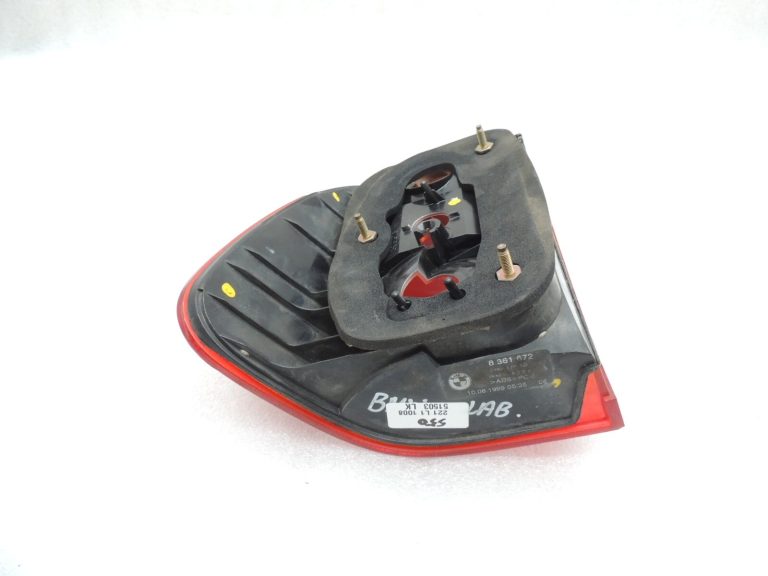 Oriģinālais BMW E39 Touring aizmugurējais lukturis aizmugurējais labais aizmugurējais lukturis 63218371328