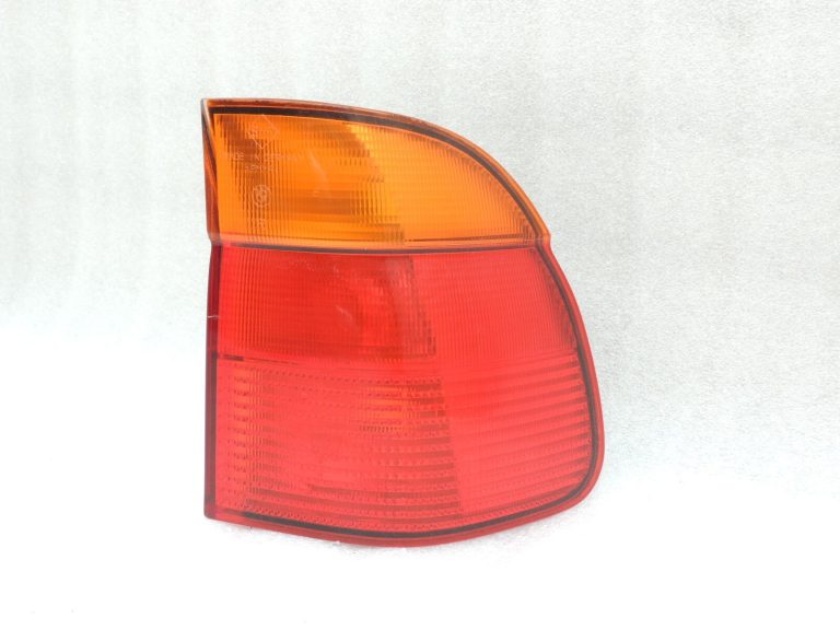 Oriģinālais BMW E39 Touring aizmugurējais lukturis aizmugurējais labais aizmugurējais lukturis 63218371328