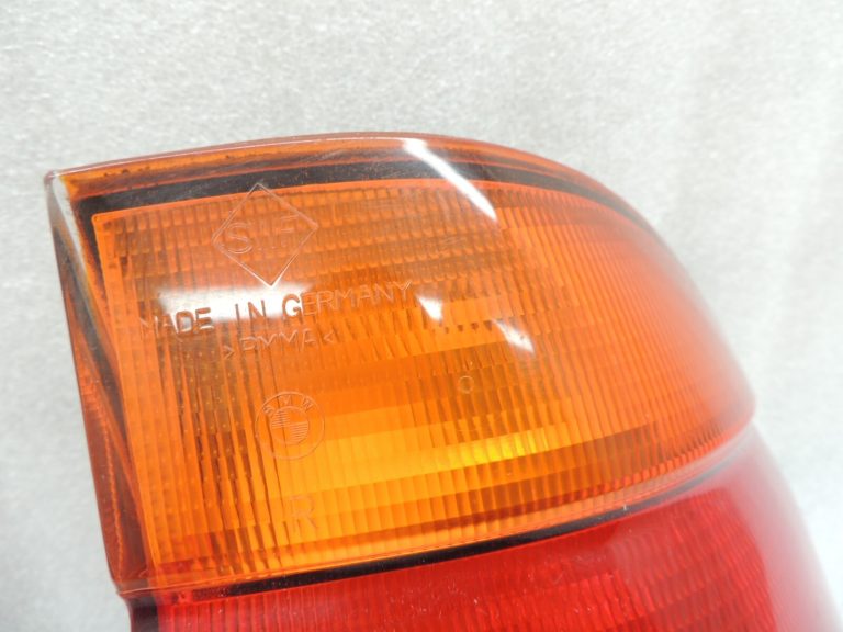 Oriģinālais BMW E39 Touring aizmugurējais lukturis aizmugurējais labais aizmugurējais lukturis 63218371328