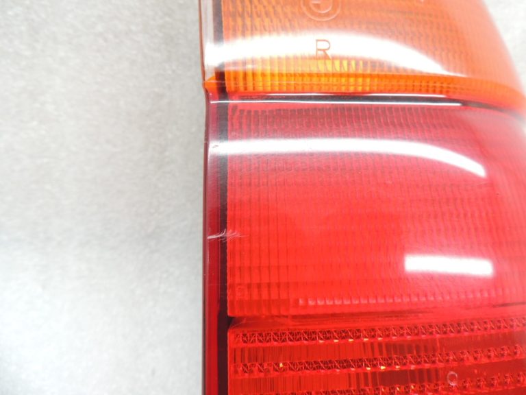 Oriģinālais BMW E39 Touring aizmugurējais lukturis aizmugurējais labais aizmugurējais lukturis 63218371328
